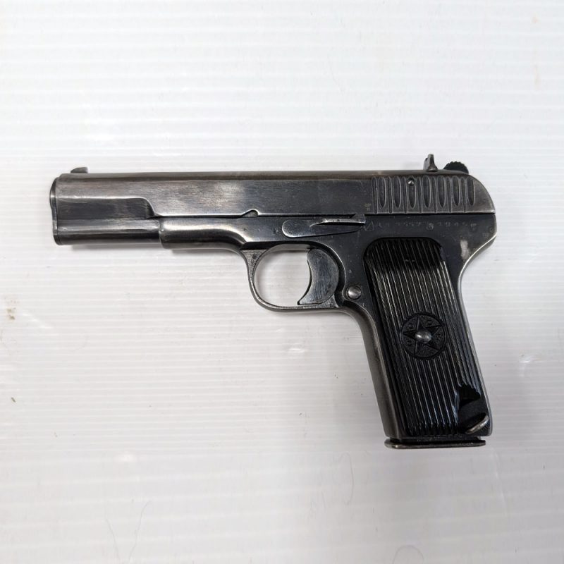 dépôt vente tokarev tt33 cal 7.62x25 tokarev, Tokarev TT-33, pistolet Tokarev, TT33 7.62x25, arme soviétique, pistolet historique, dépôt-vente armes, pistolet collection, Seconde Guerre mondiale, arme de collection, Tokarev original