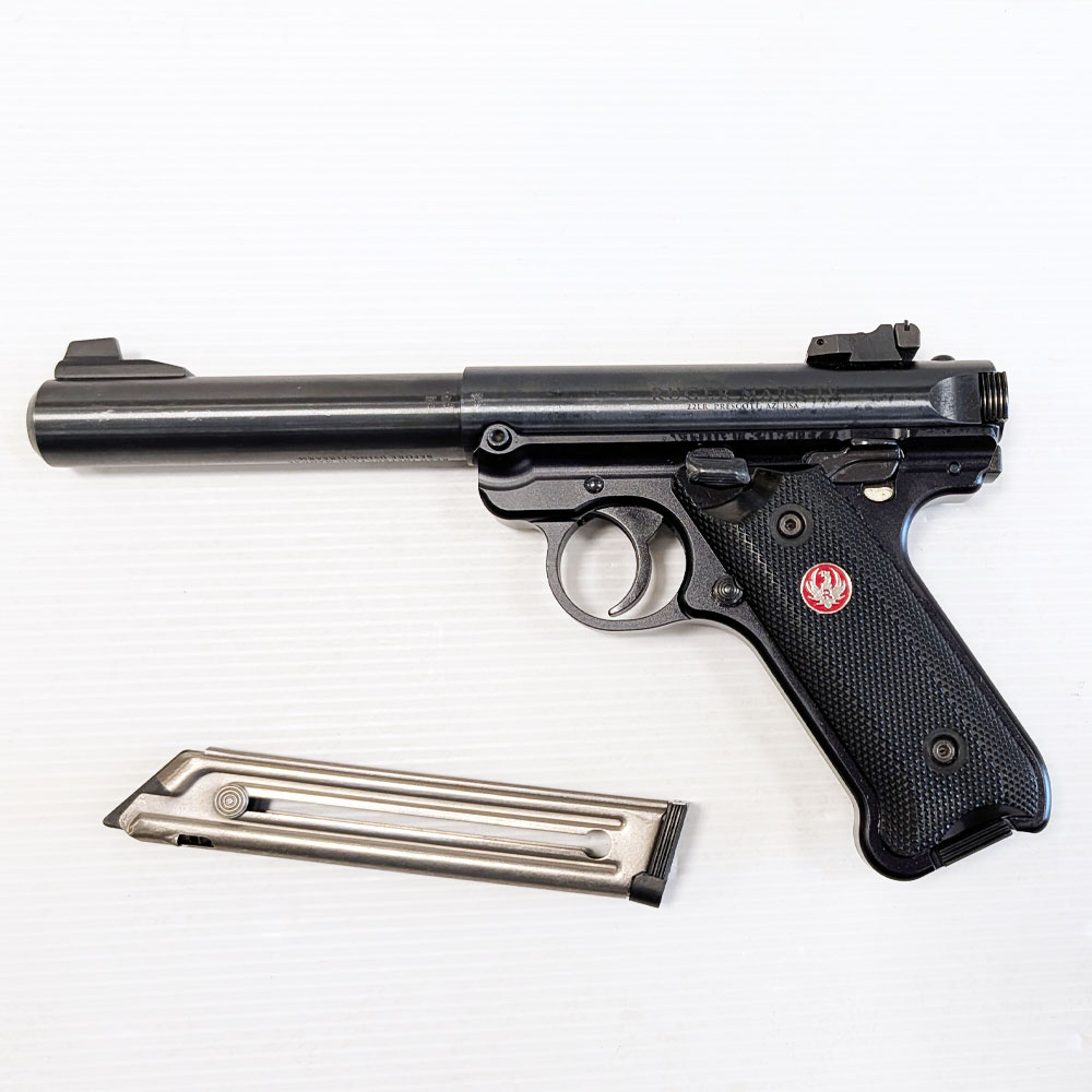 Ruger Mark IV occasion, pistolet Ruger 22LR, Ruger Mark 4 Target, dépôt vente Ruger, arme de poing occasion 22lr, pistolet tir sportif 25m, Ruger démontage rapide, pistolet canon lourd 22lr.